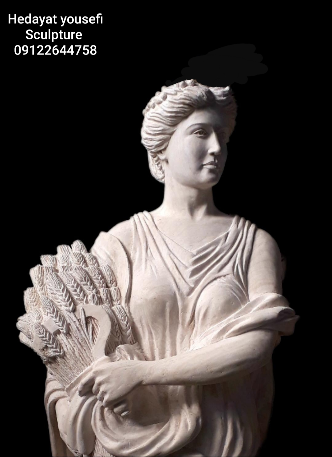 مجسمه زن رومی از جنس سنگ تراورتن اثر هنری هدایت یوسفی